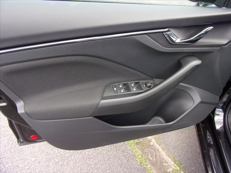 Škoda Scala 1,6 TDI AMB 85kW 1maj. odp.DPH - fotka 13 z 25