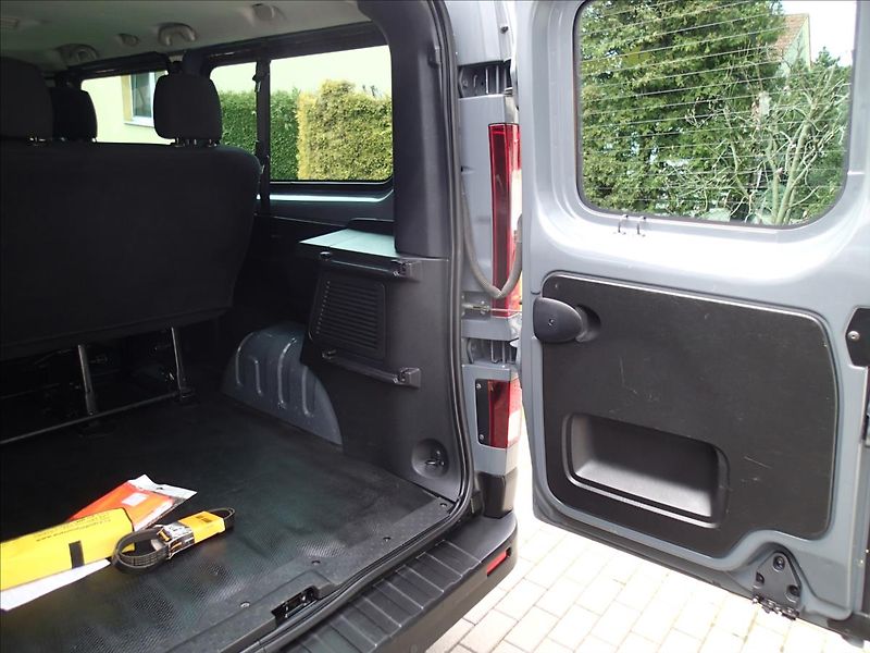 Renault Trafic 2,0 1.maj. ČR,DPH, 8míst - fotka 46 z 48