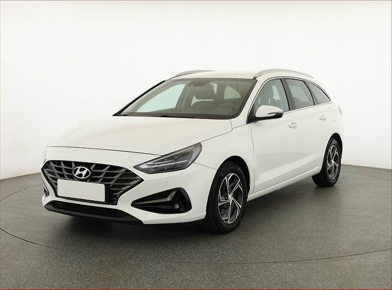 Hyundai i30 (2022) 1.0 T-GDI, ČR,1.maj - fotka 2 z 19
