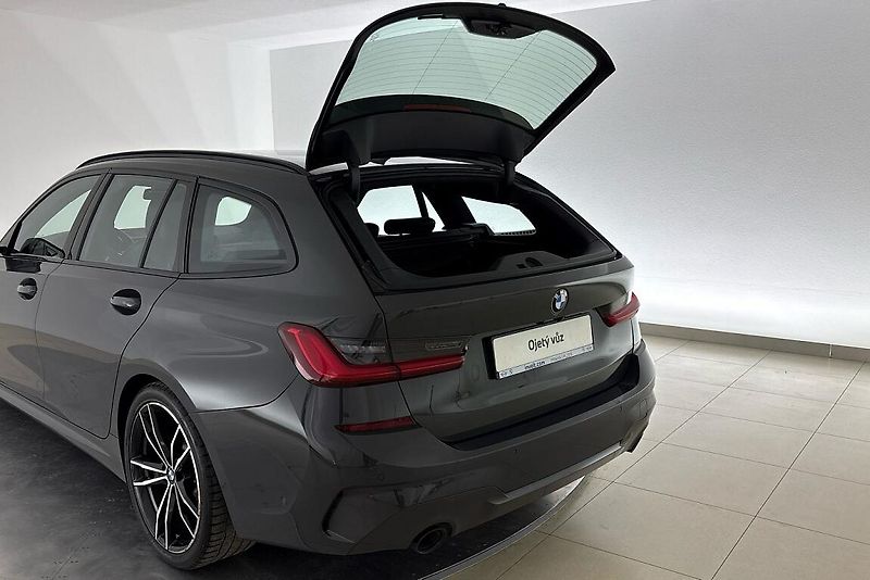 BMW Řada 3 330d xDrive - fotka 9 z 26