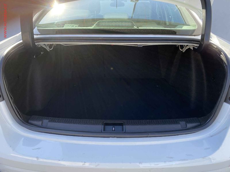 Renault Fluence (2012) 1.5dCi, ČR, Automat - fotka 7 z 18
