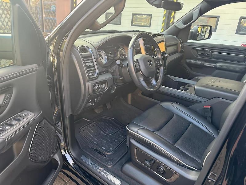 RAM 1500 (2024) 5,7l hemi LIMITED - fotka 4 z 9