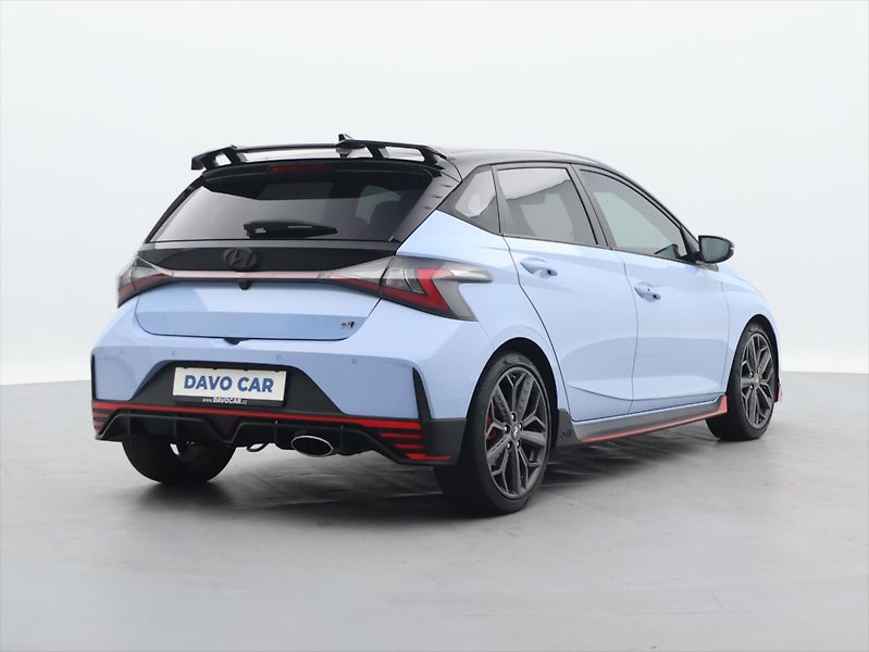 Hyundai i20 1.6 T-GDI 150kW LED CZ Aut.kli - fotka 7 z 32