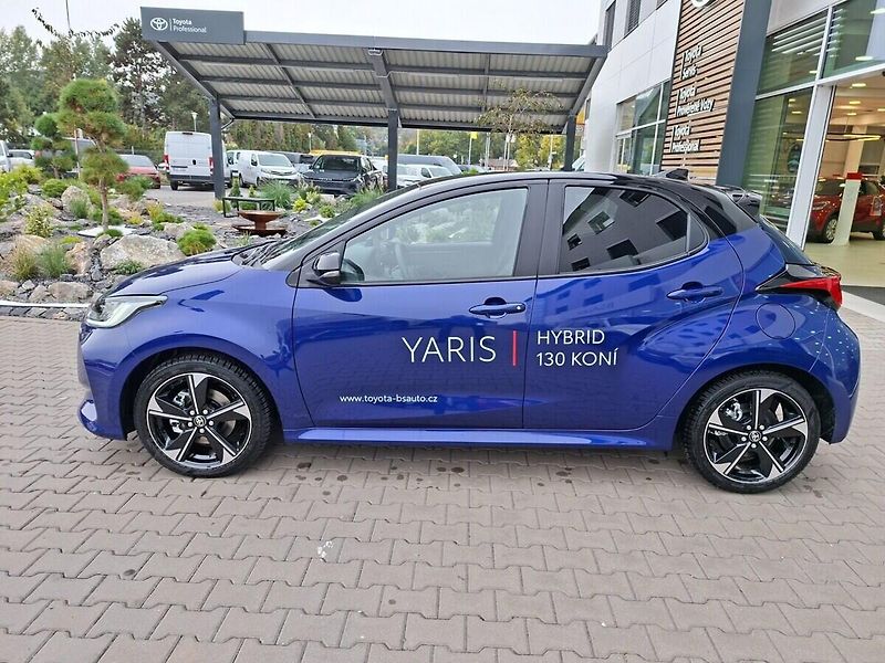 Toyota Yaris 1.5 HEV 130K Executive - fotka 4 z 12