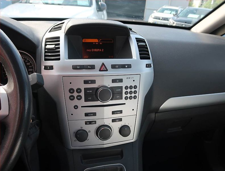 Opel Zafira (2009) 1.6 CNG Turbo, 7 míst - fotka 12 z 18