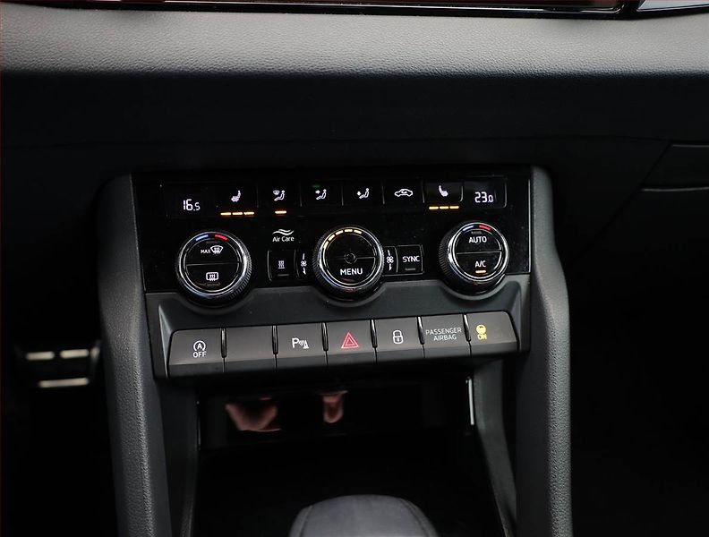 Škoda Karoq (2023) Sportline 1.5 TSI - fotka 10 z 18