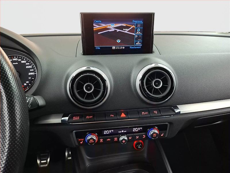 Audi A3 (2014) S-Line 2.0 TDI, Navi, Xenony - fotka 11 z 18