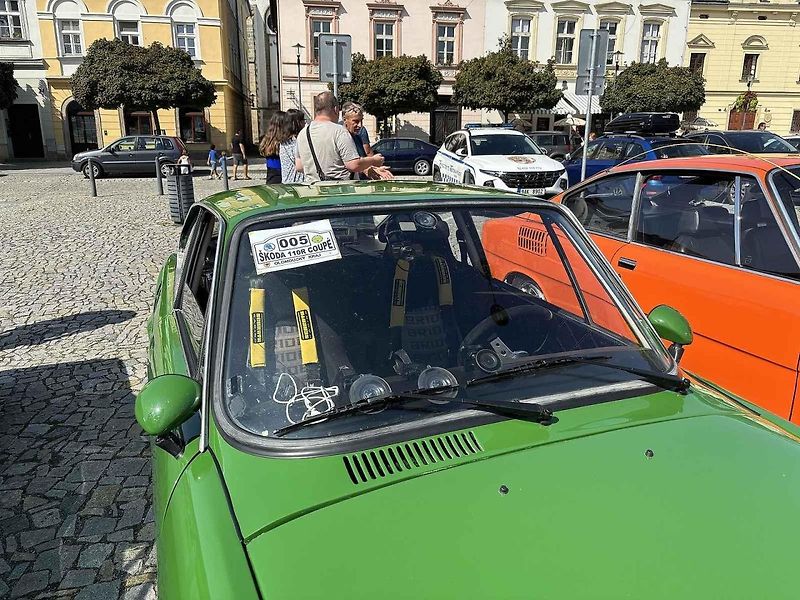 Sraz veteránů Škoda 110R v Uničově