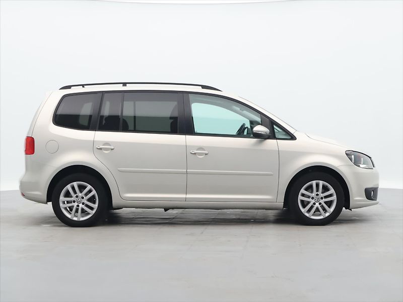 Volkswagen Touran 1,6 TDI 77kW DSG Comfortline C - fotka 8 z 32