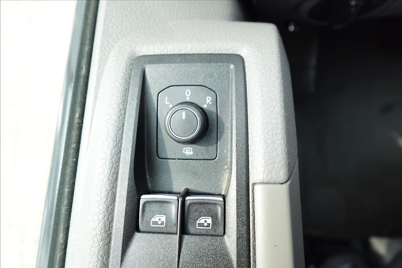 Volkswagen Crafter 2,0 TDI  VW L2H2 KLIMA - fotka 17 z 33