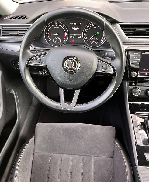 Škoda Superb (2016)  III COMBI 2.0 TDI DSG 140 KW - fotka 9 z 25