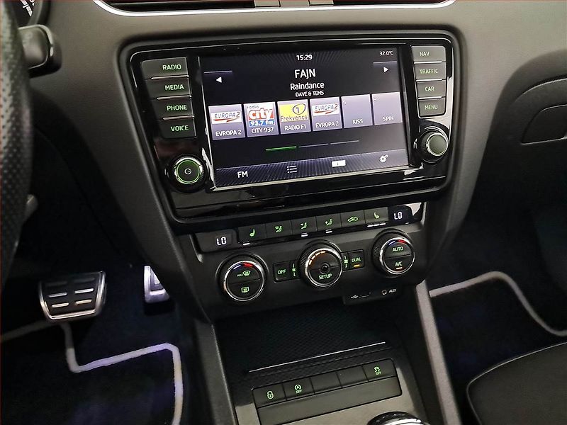 Škoda Octavia (2015) RS 2.0 TDI, Automat, Navi - fotka 12 z 24