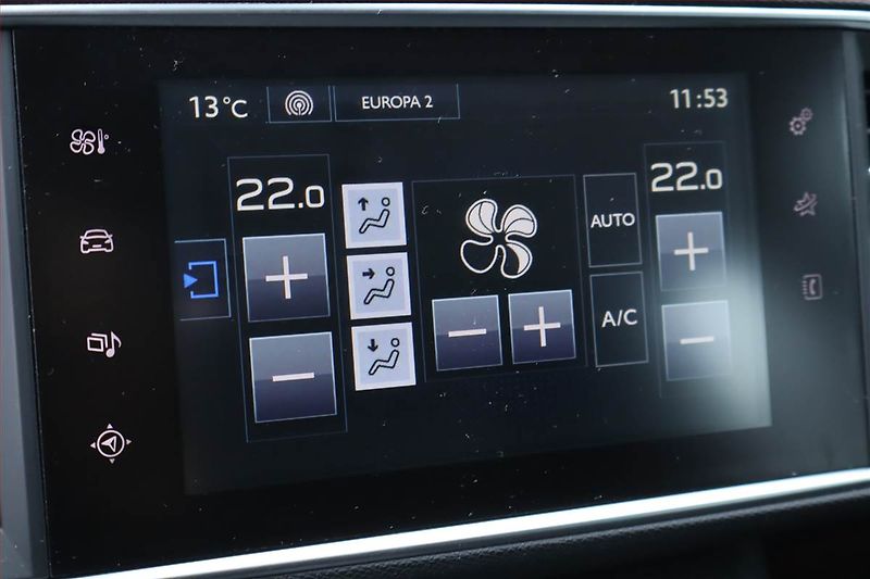 Peugeot 308 (2015) 2.0 BlueHDi, Serv.kniha, Navi - fotka 13 z 25
