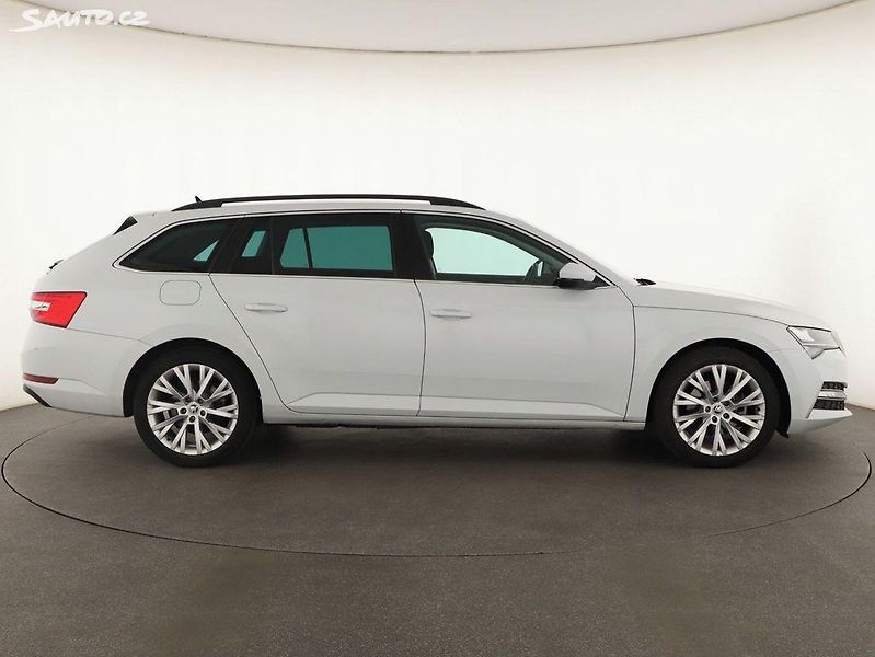 Škoda Superb (2020) - fotka 6 z 21