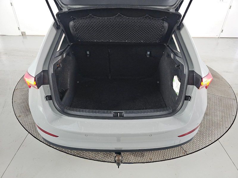Škoda Scala (2023) 1.0TSI 70kW STYLE PLUS TAŽNÉ N - fotka 26 z 26