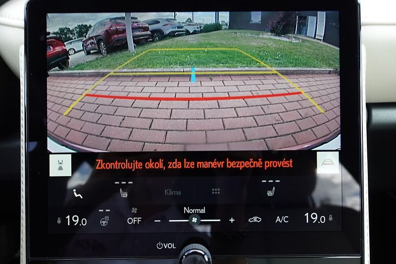 Lexus LBX 1,5 HEV Elegant Tech - fotka 26 z 35