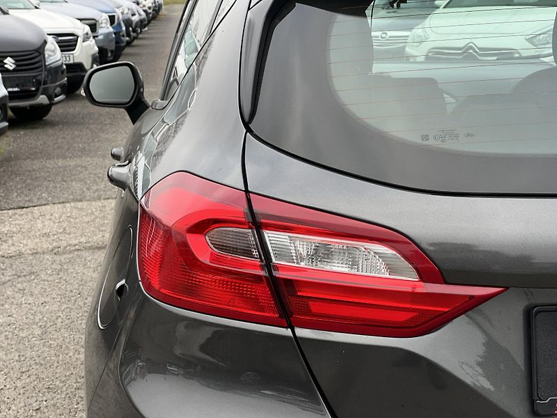 Ford Fiesta 1.0i KLIMA TEMPOMAT PŮVOD ČR - fotka 40 z 42