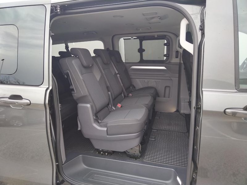 Volkswagen Caravelle Life 2,0 TDI DR 4MOTION 8AUTOM - fotka 10 z 27