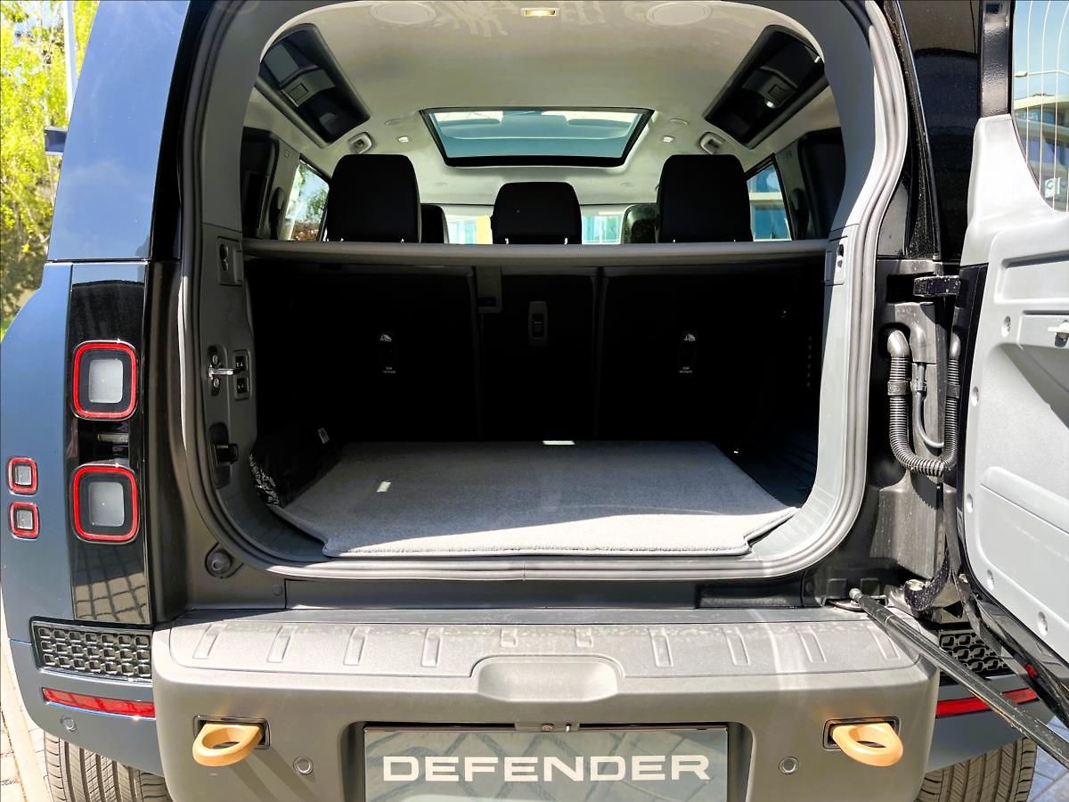 Land Rover Defender 110 V8 P635 OCTA Sargasso Blue