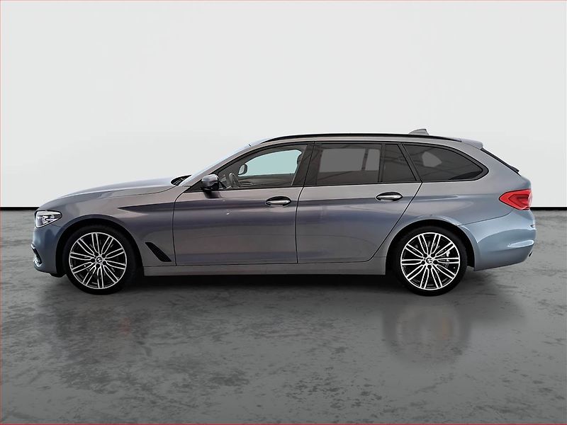BMW Řada 5 (2017) Sport Line 530d xDrive, 4X4 - fotka 3 z 23