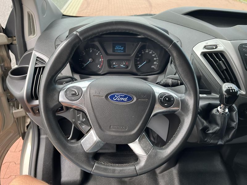Ford Transit Custom 2.2 TDCi 9 míst - fotka 22 z 27