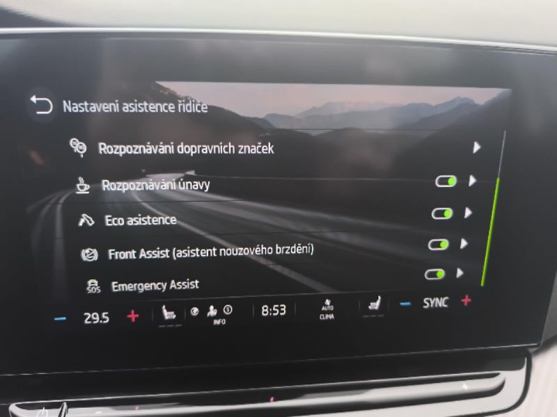 Škoda Octavia RS 2.0 TDI DSG - fotka 18 z 22