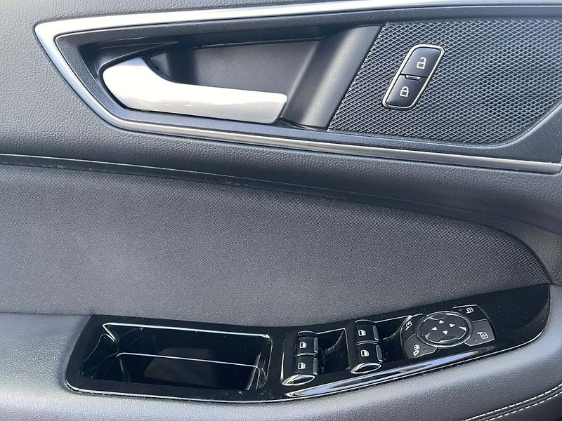 Ford S-MAX (2023) TITANIUM 2,5 Duratec Hybrid 14 - fotka 16 z 20