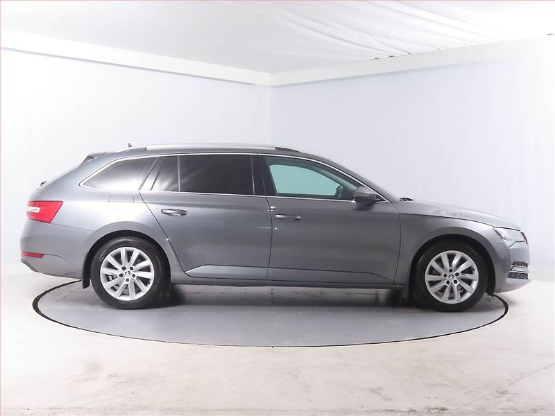 Škoda Superb (2022) Style 2.0 TDI - fotka 6 z 21