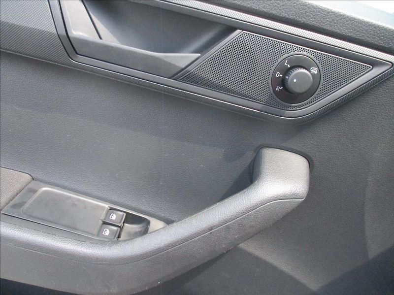 Škoda Fabia 1,0 TSI, klima,servis,DPH,CZ, - fotka 16 z 23