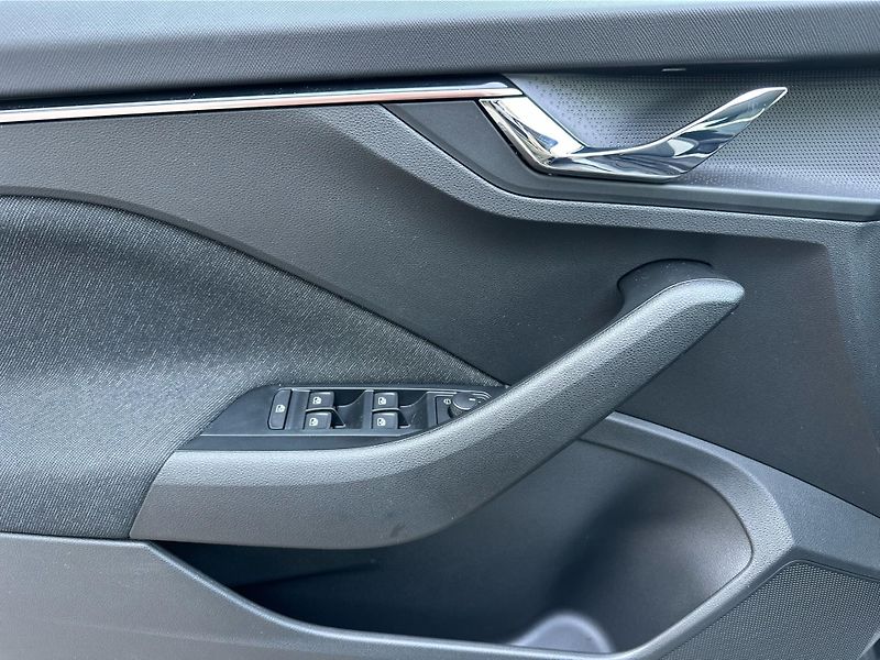 Škoda Kamiq 1,0 TSI / 85 kW Top Selection - fotka 17 z 23