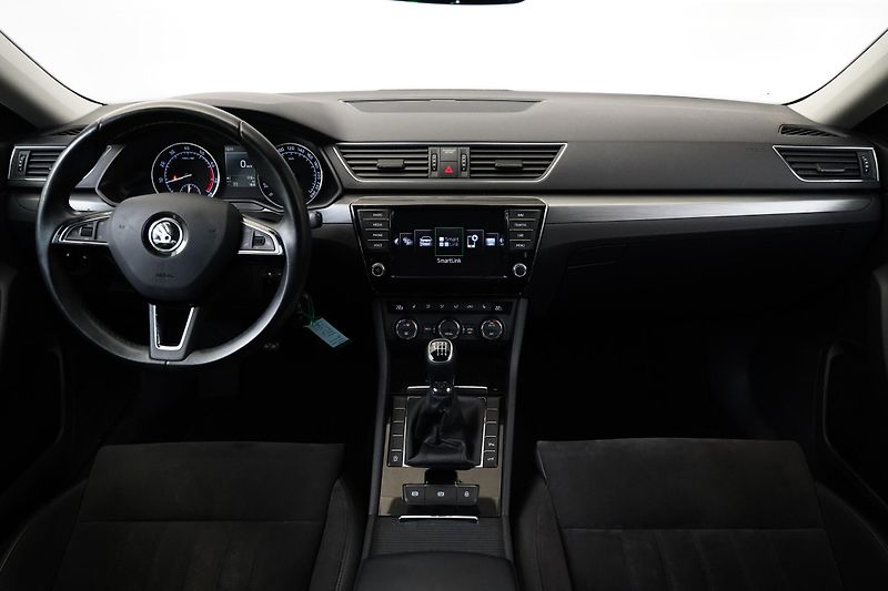 Škoda Superb - fotka 5 z 26