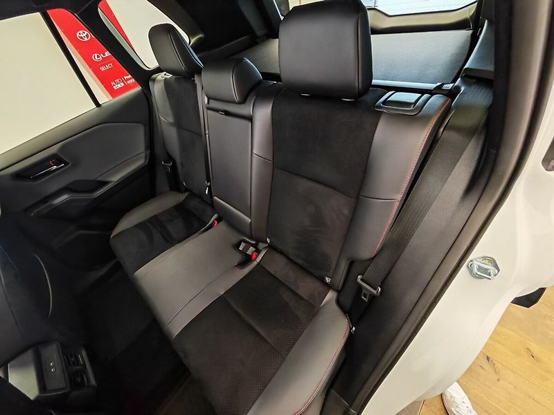 Toyota RAV4 2.5 Hybrid GR Sport 4WD e-CVT - fotka 19 z 47