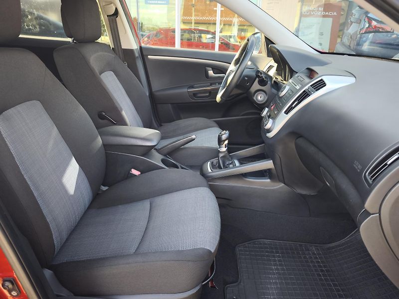Kia Ceed 2011 ČR 1.6 CRDi 85kW  - fotka 15 z 33