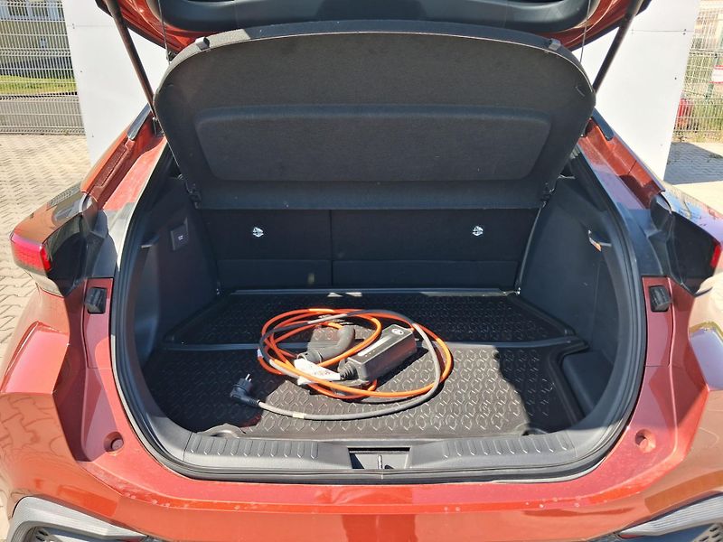 Toyota C-HR 2,0 PHEV E-CVT Style - fotka 10 z 24