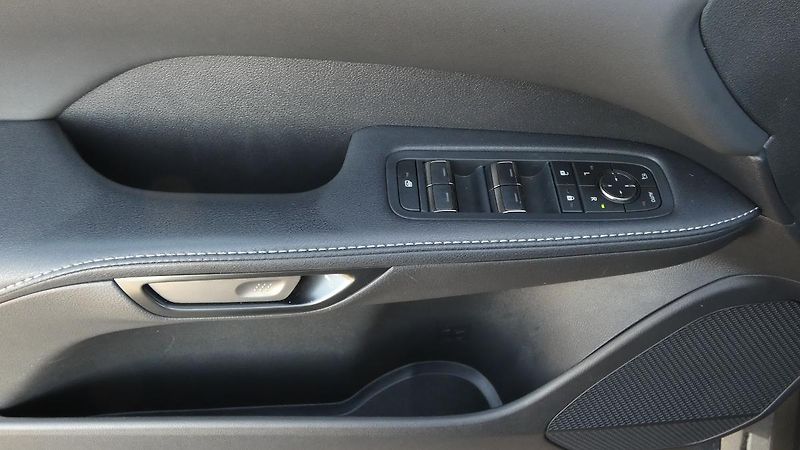 Lexus RX 350h 2.5 HEV 4x4 E-Four e-CVT Comfo - fotka 9 z 23