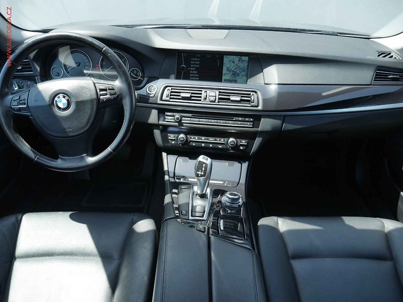 BMW Řada 5 (2011) 3.0 d 525d, AT, xenon, park - fotka 8 z 16