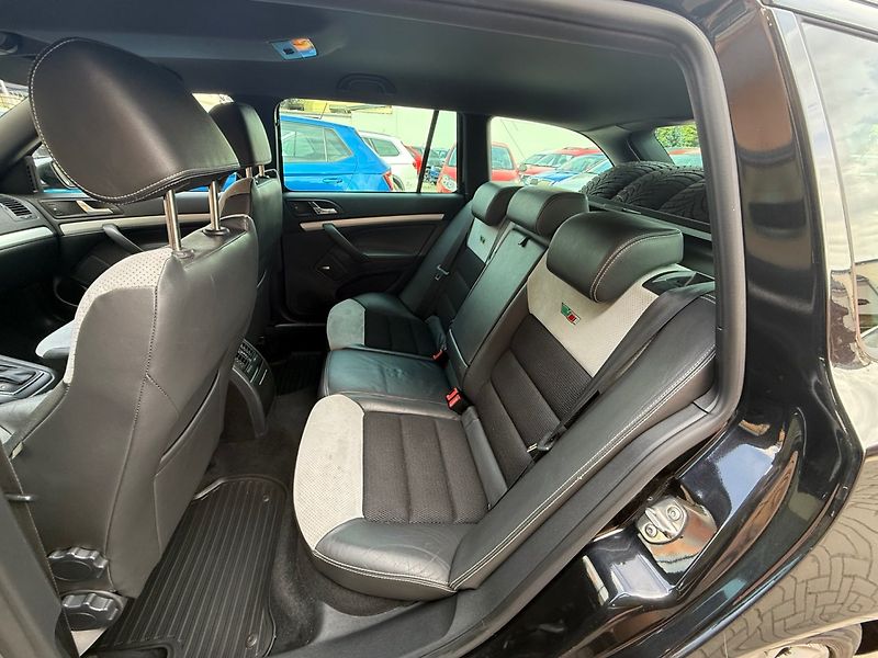 Škoda Octavia (2008) 2.0 TDI RS DSG ! CR ! - fotka 12 z 20