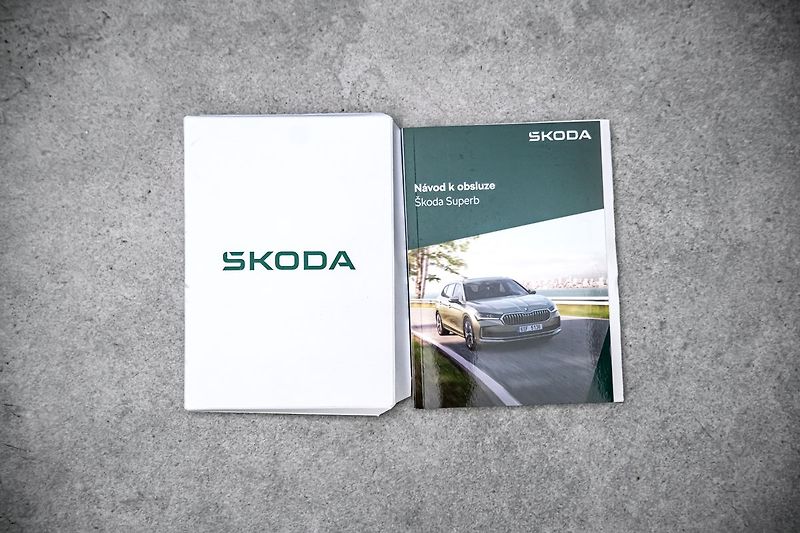 Škoda Superb 2,0TDI 142kW L&K 4x4 DSG masáž - fotka 22 z 23