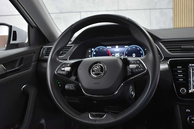 Škoda Superb 2.0 TDI REZERVACE - fotka 16 z 43