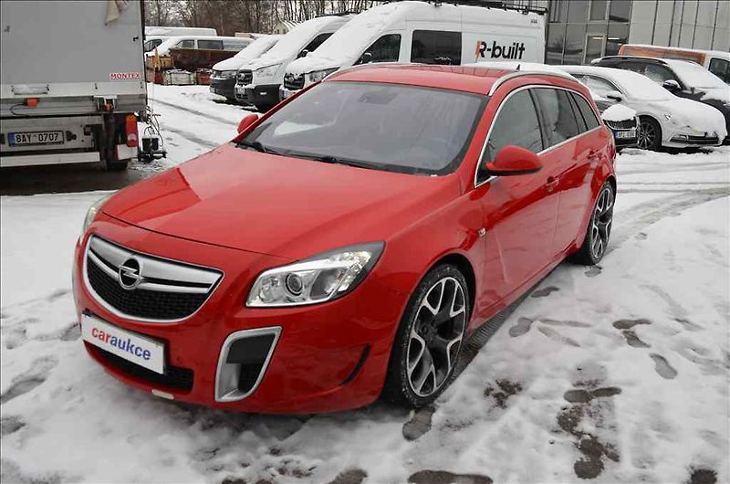 Opel Insignia (2011) ST 2,8 OPC 4X4 - fotka 1 z 25