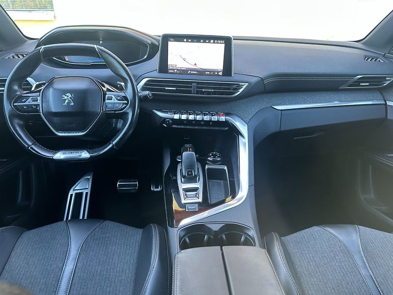 Peugeot 5008 (2018) 1.5HDi 96KW/GTLINE/7MÍST/1MAJ - fotka 26 z 46