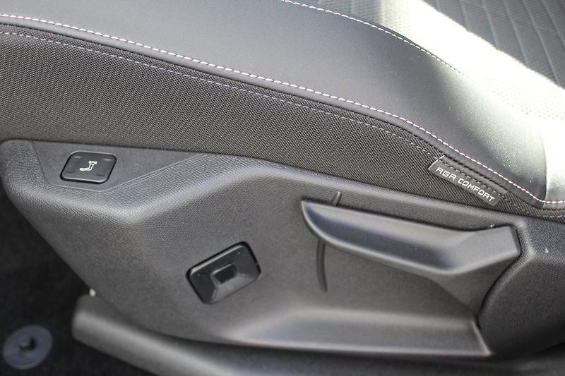 Peugeot 5008 (2026) ALLURE Hybrid 145 e-DCS6 - fotka 20 z 33