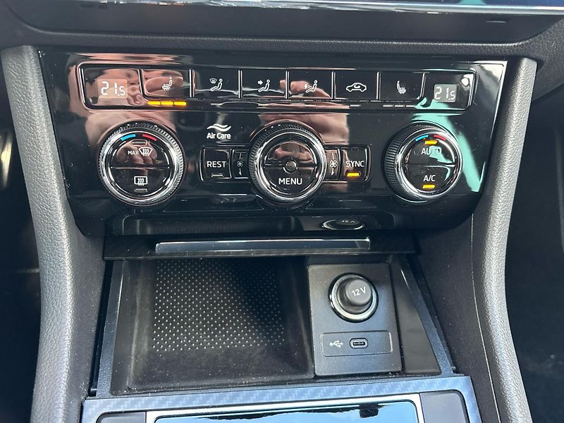 Škoda Superb Sportline 4x4 DSG - fotka 20 z 29