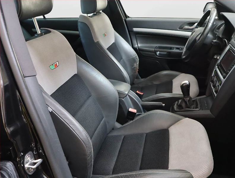 Škoda Octavia (2007) RS 2.0 TDI, Serv.kniha, Navi - fotka 9 z 18