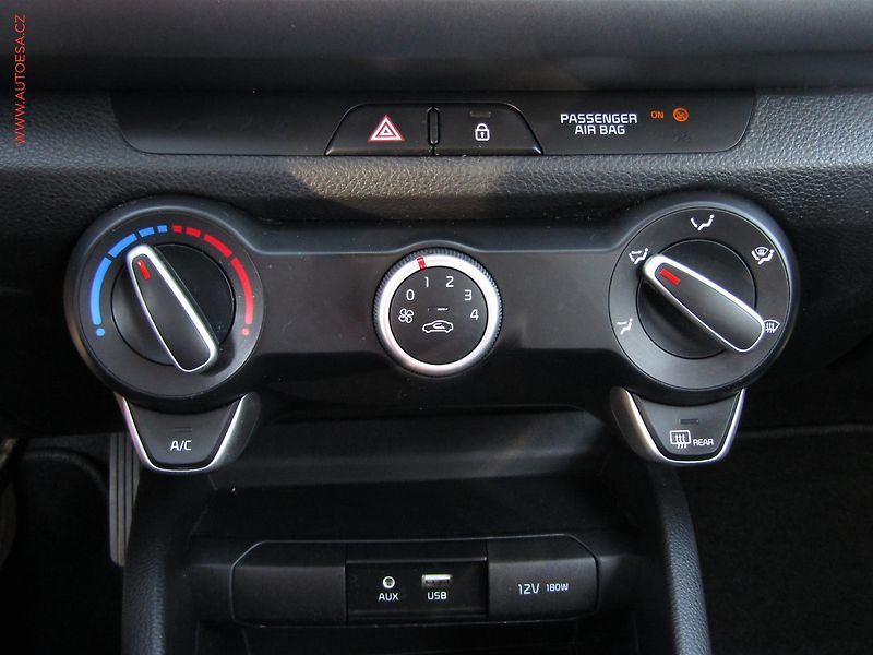 Kia Rio (2019) 1.2i, ČR - fotka 14 z 16