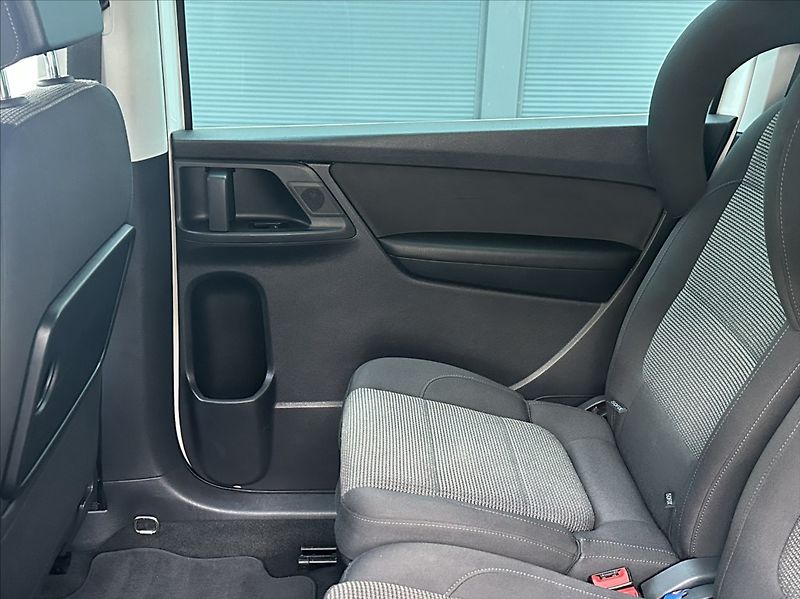 Volkswagen Sharan 2,0 TDI 140PS  Comfortline DSG - fotka 14 z 48