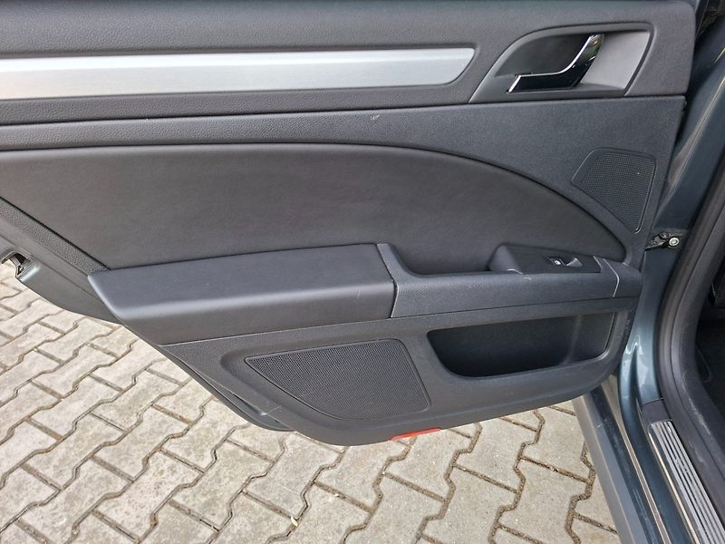 Škoda Superb (2014) OUTDOOR 2.0TDI 125kW DSG 4X4 - fotka 33 z 39