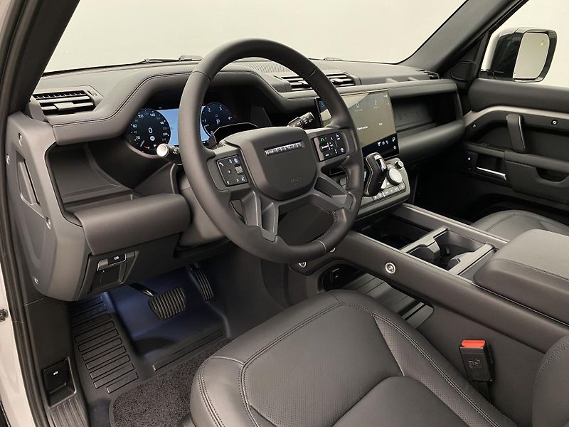 Land Rover Defender 110 D350 X-Dynamic HSE - fotka 22 z 59