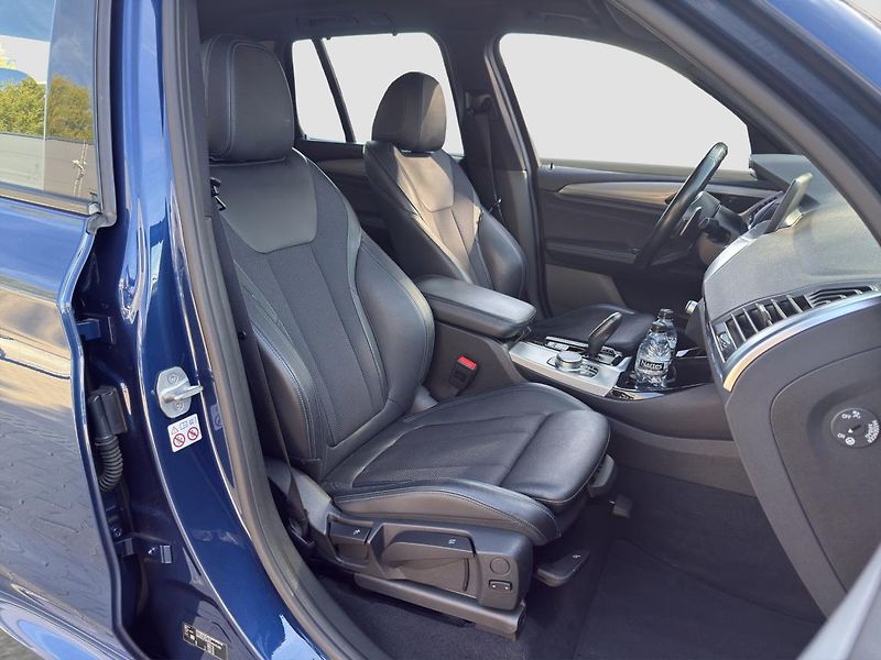 BMW X3 xDrive20d - fotka 13 z 21