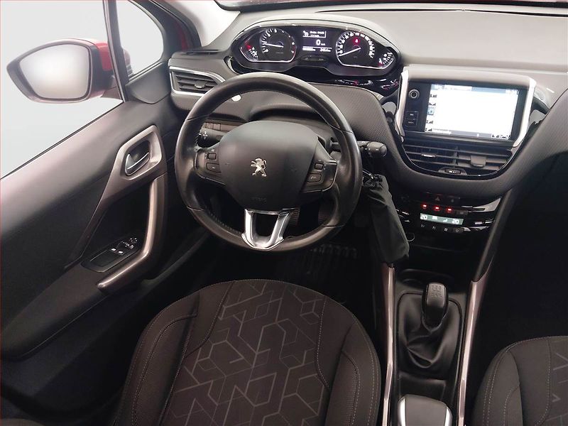 Peugeot 2008 (2016) Active 1.2 PureTech, ČR,1.maj - fotka 7 z 15